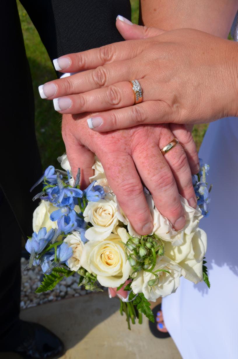 ivory bridal bouquets